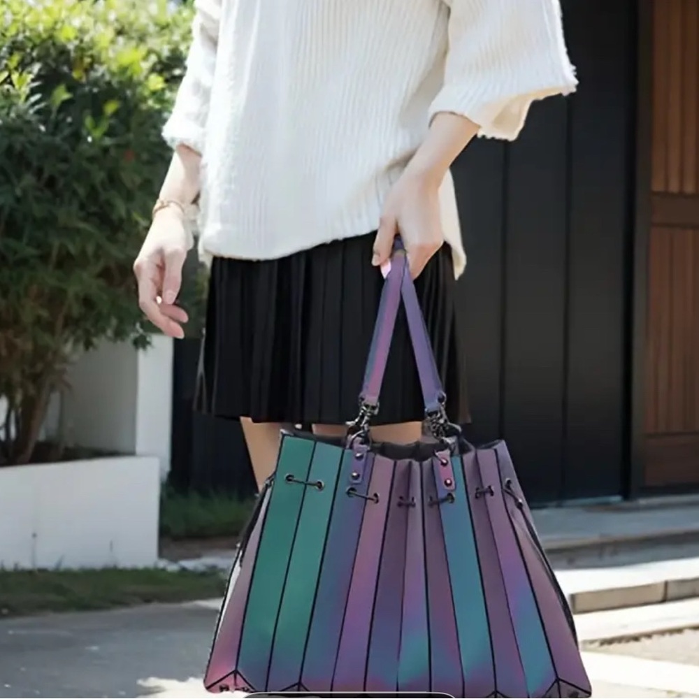Stylish holographic Multicolor Women's Tote Bag